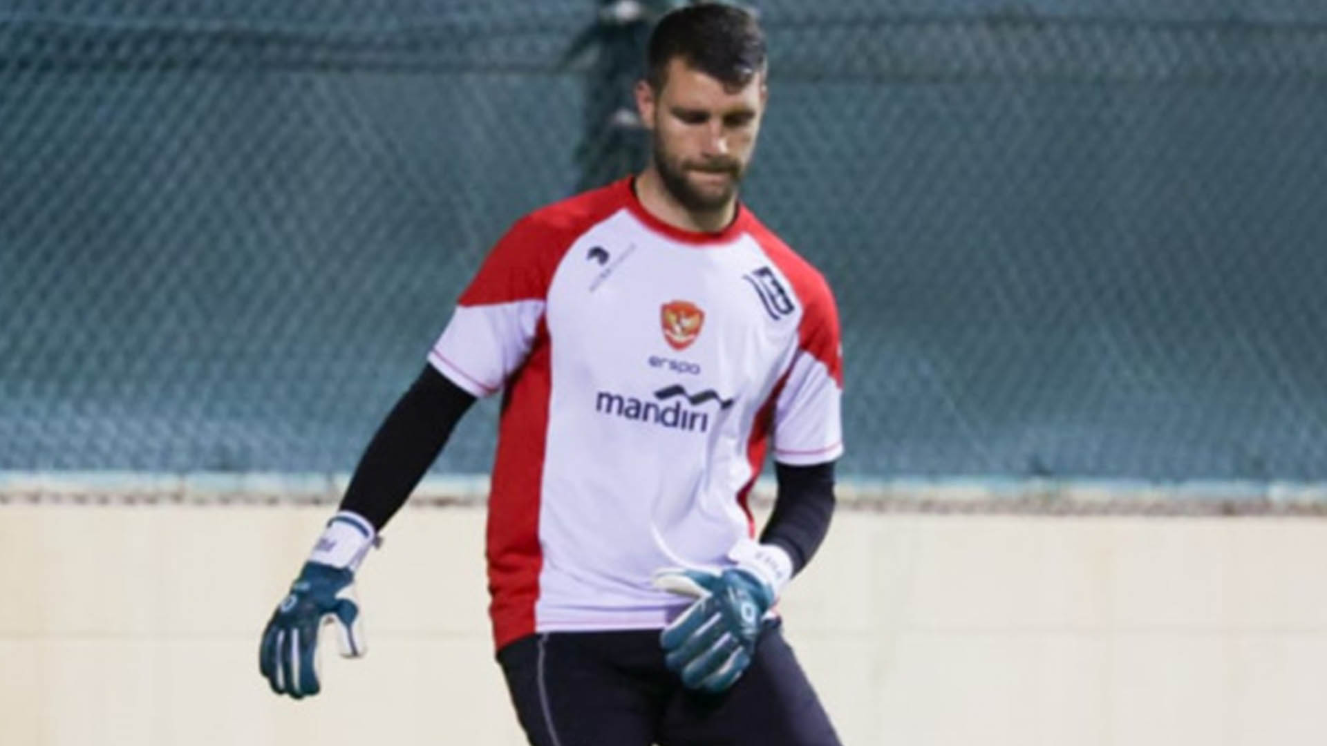 Shin Tae-yong Ungkap Peluang Maarten Paes Main Lawan Bahrain