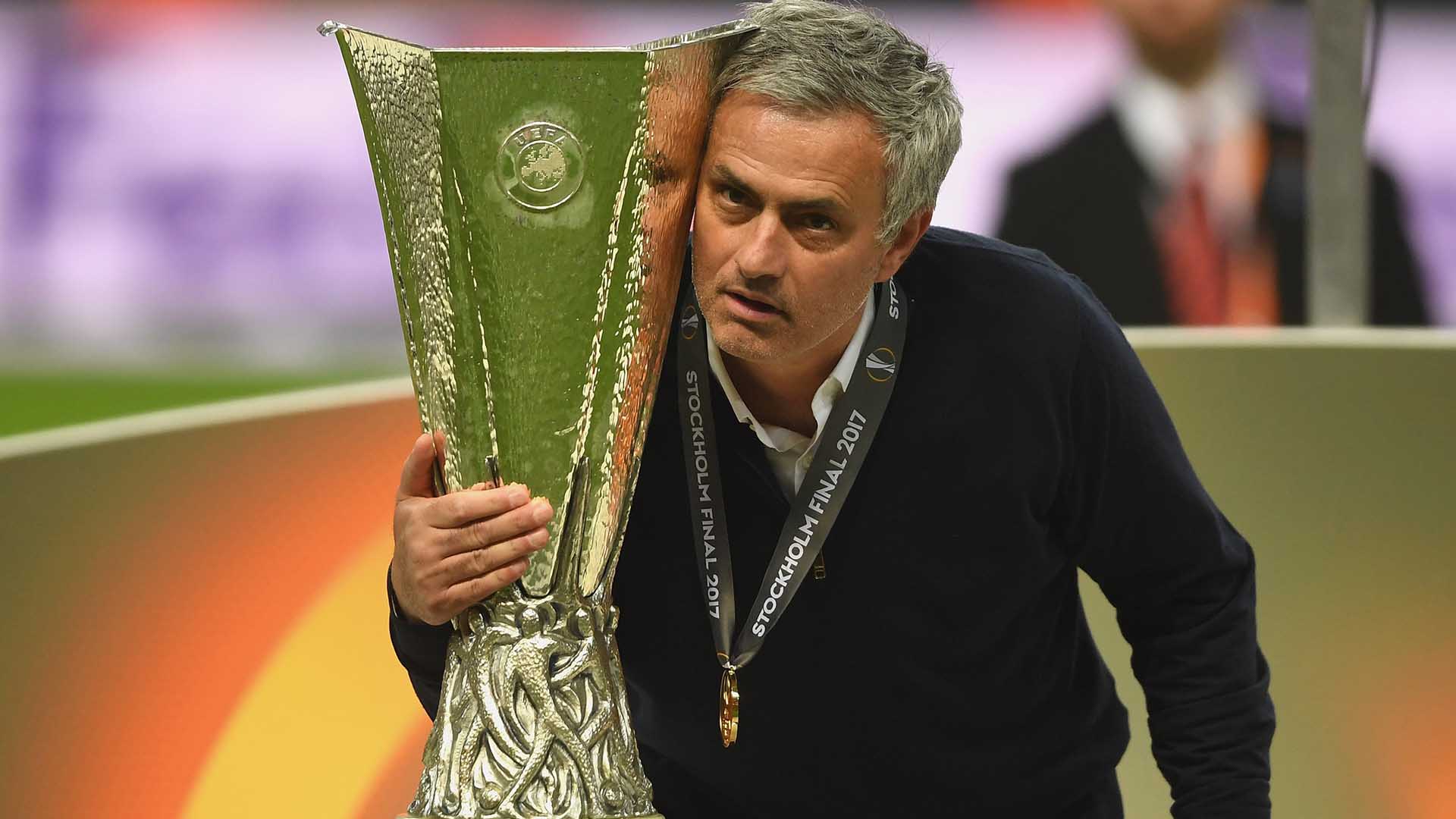 MU Pertahankan Erik ten Hag, Jose Mourinho Sampaikan Sindiran