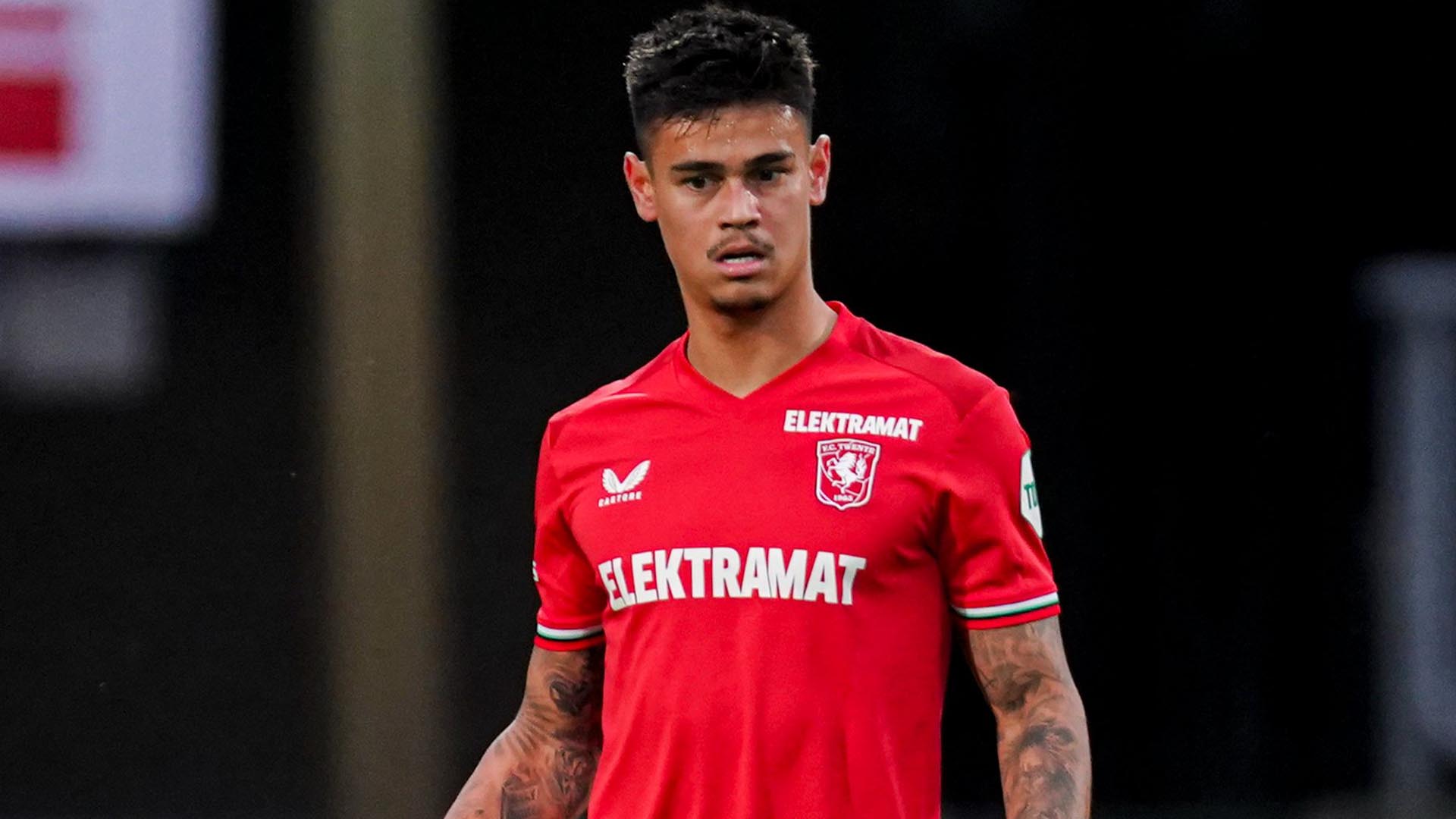 Mees Hilgers Absen Bela Twente Saat Lawan Nice