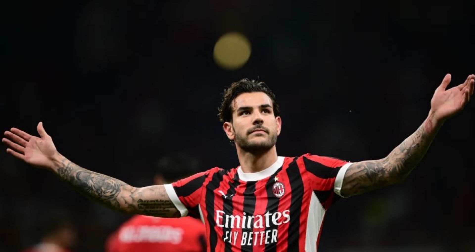 Agen Theo Hernandez Mengatakan Theo Ingin Stay di Milan