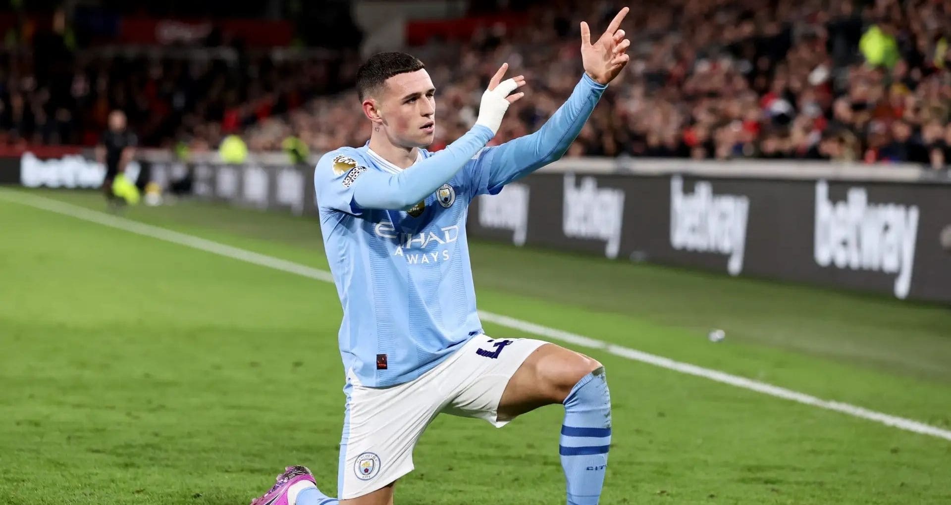 Phil Foden Ungkap Situasi Ruang Ganti Pasca Kekalahan City di Derby