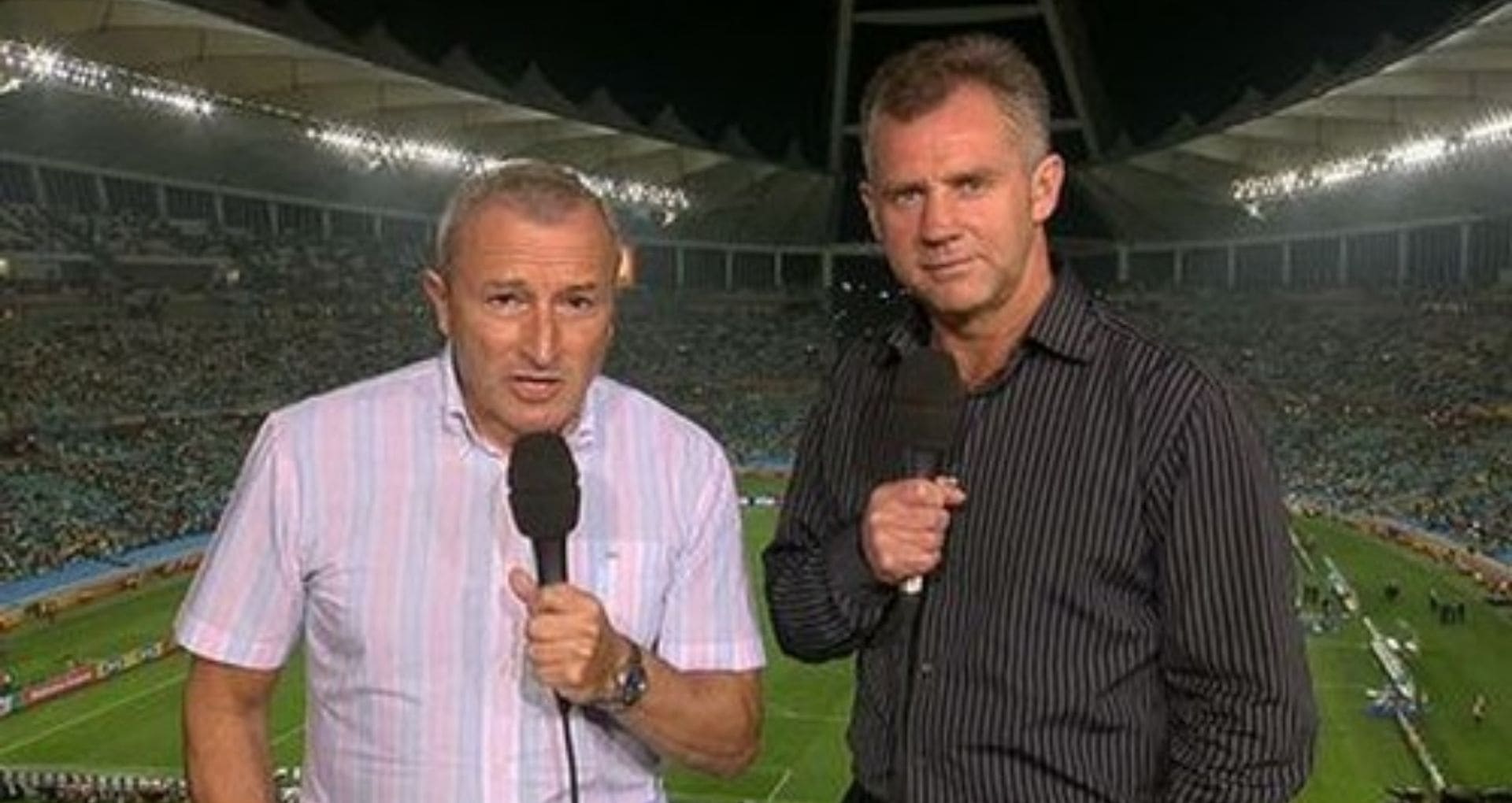 7 Komentator Sepak Bola Terbaik di Dunia