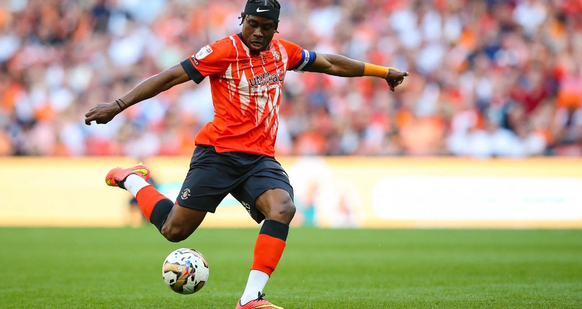 5 Cara Menendang Bola dalam Sepak Bola