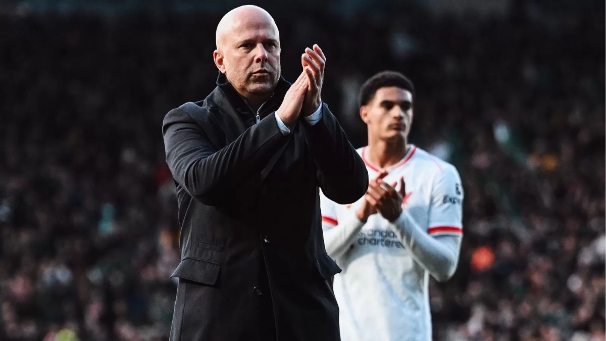 Arne Slot Bandingkan Plymouth dengan Manchester United