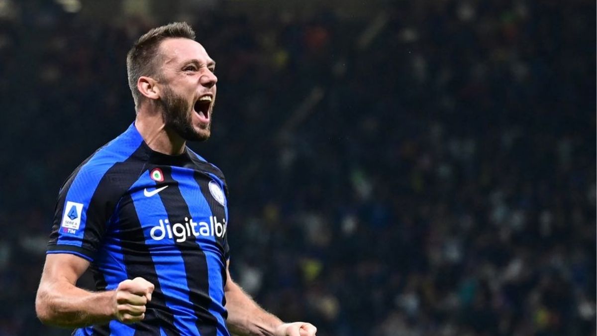 Stefan de Vrij Akui Inter Punya Beban Lebih di Liga Champions