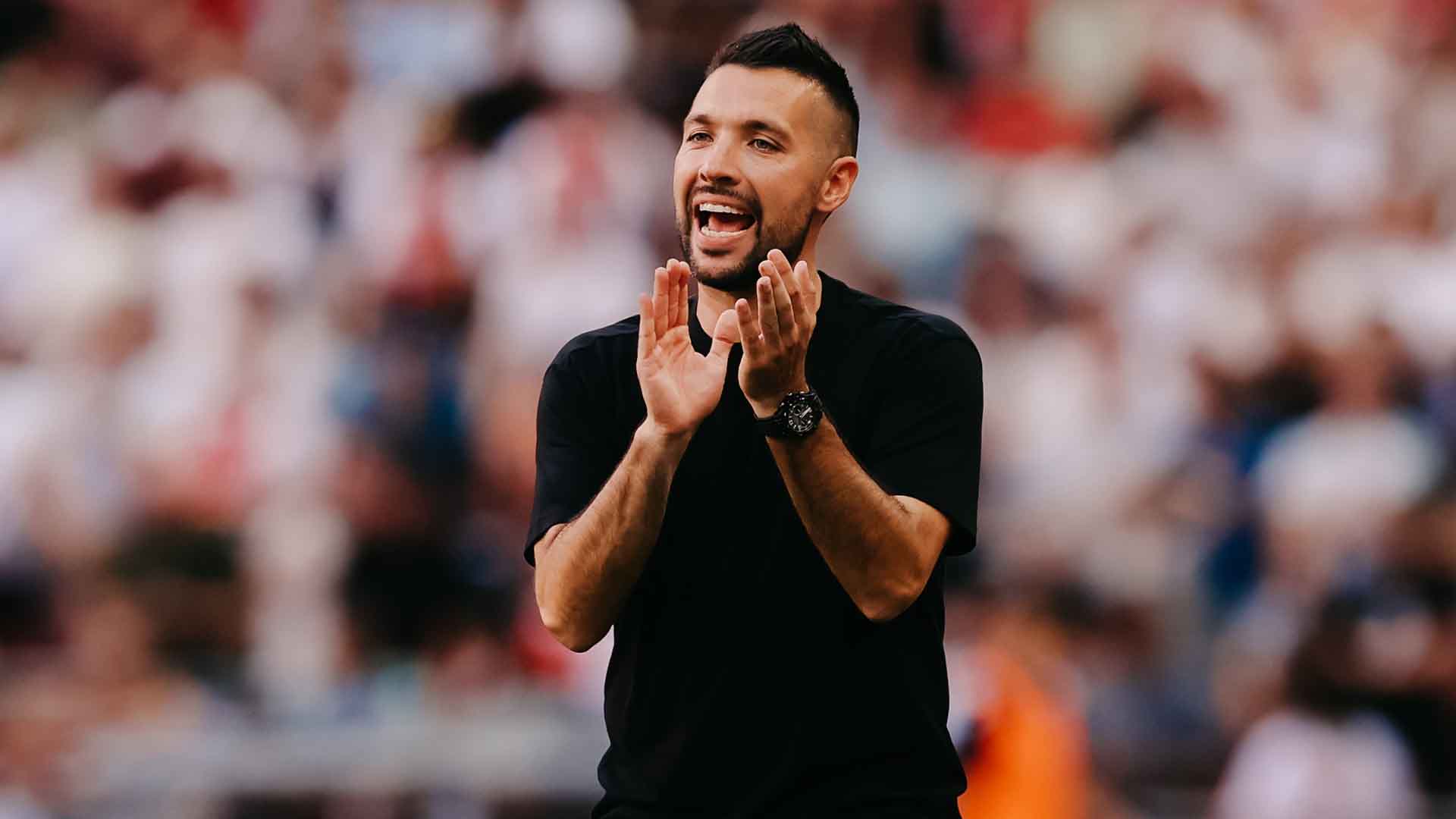 Francesco Farioli Tinggalkan Ajax usai Gagal Raih Gelar Eredivisie