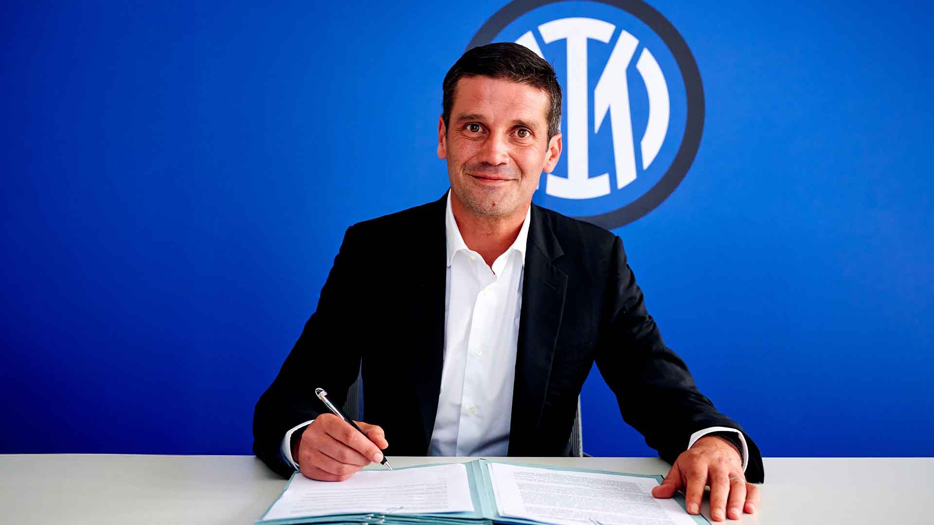 Cristian Chivu Resmi Gantikan Simone Inzaghi sebagai Pelatih Inter Milan