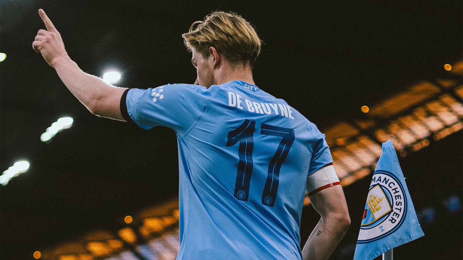 Pemain Bola Nomor Punggung 17