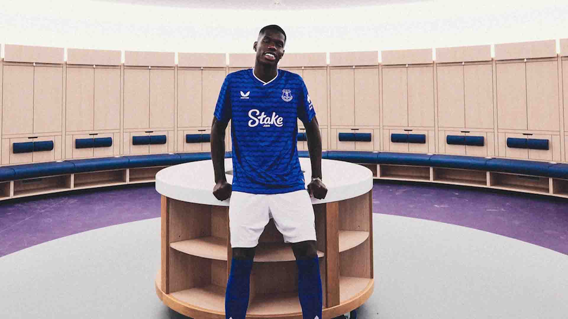 Perkuat Lini Depan, Everton Datangkan Thierno Barry dari Villarreal