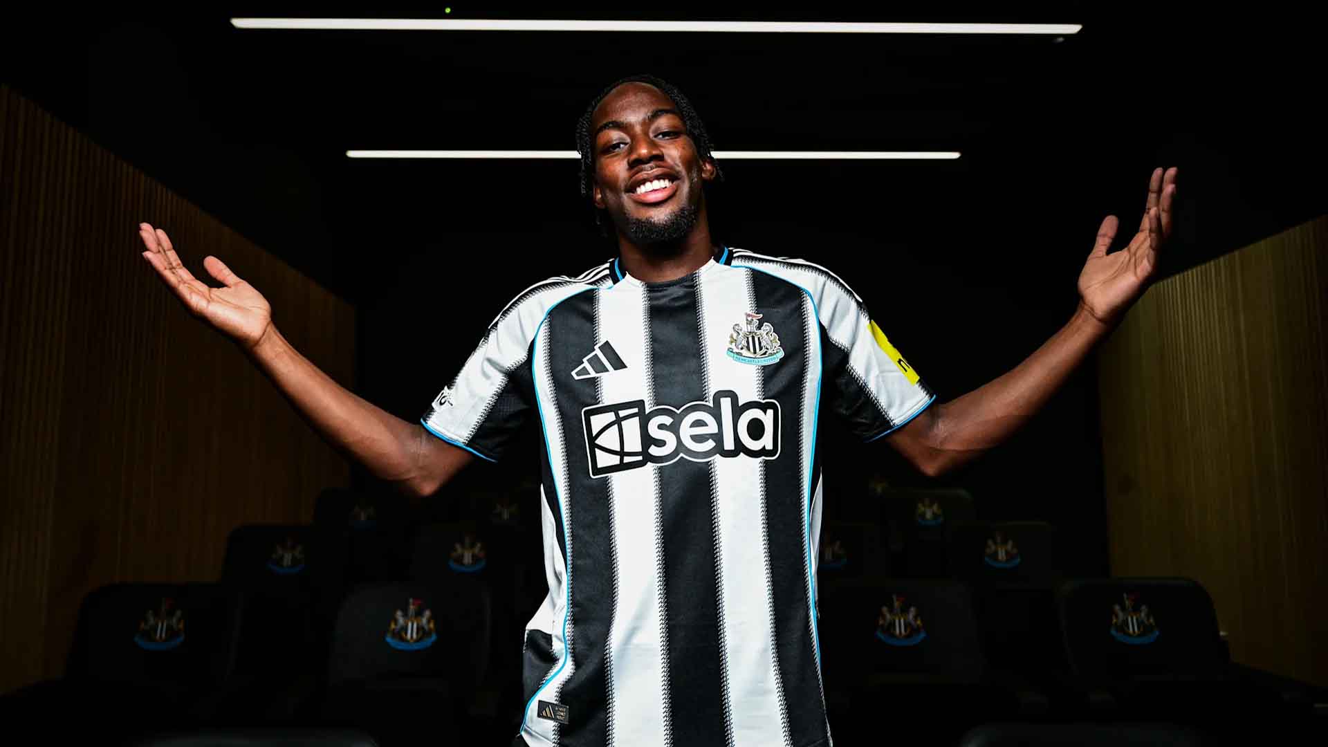 Newcastle United Resmi Gaet Anthony Elanga dari Nottingham Forest