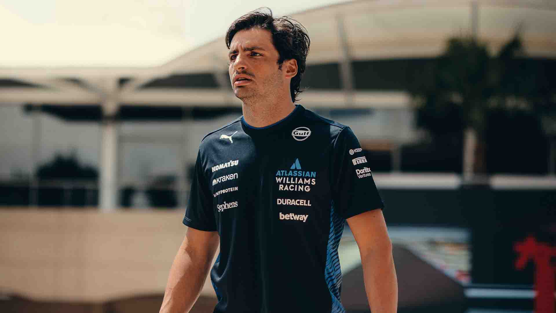 Carlos Sainz Pertanyakan Alasan Ditolak dari Red Bull