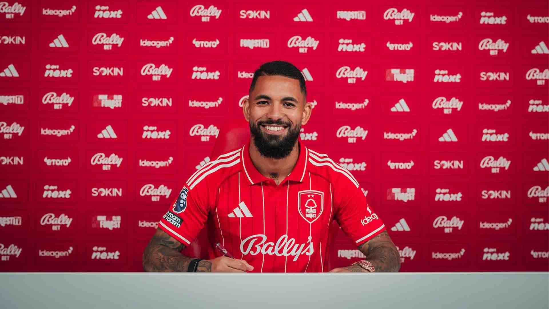 Douglas Luiz Resmi Gabung dengan Nottingham Forest dari Juventus