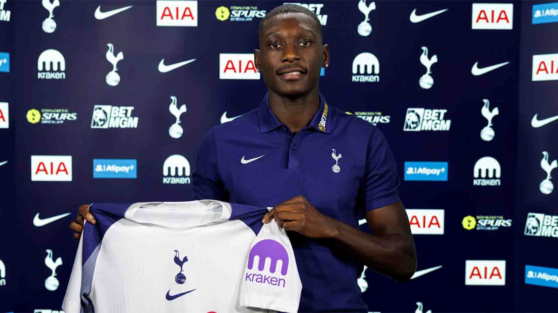 Tottenham Resmi Pinjam Kolo Muani dari PSG