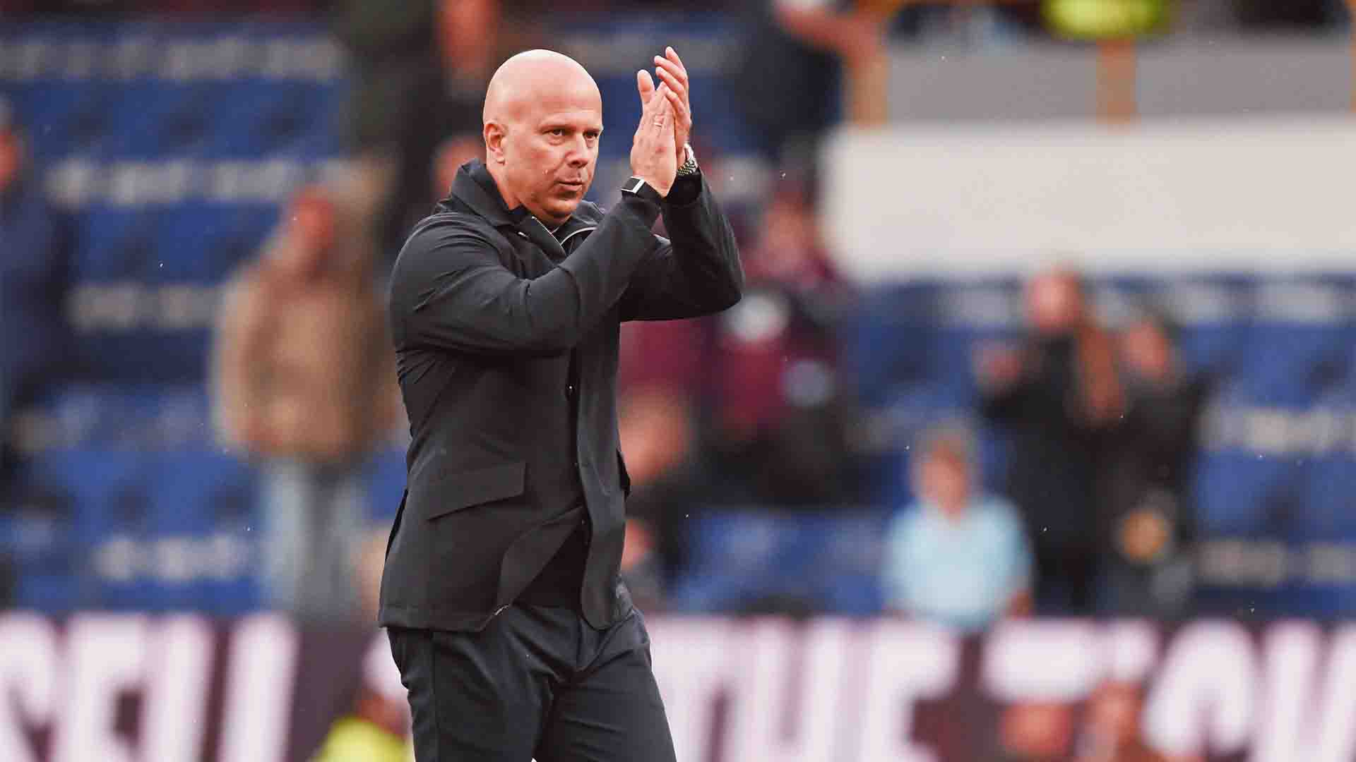 Tak Main Lawan Burnley, Slot Akui Isak Belum Fit 100 Persen