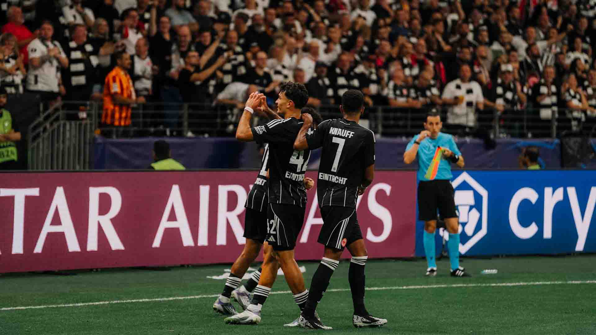 Frankfurt Hancurkan Galatasaray 5-1