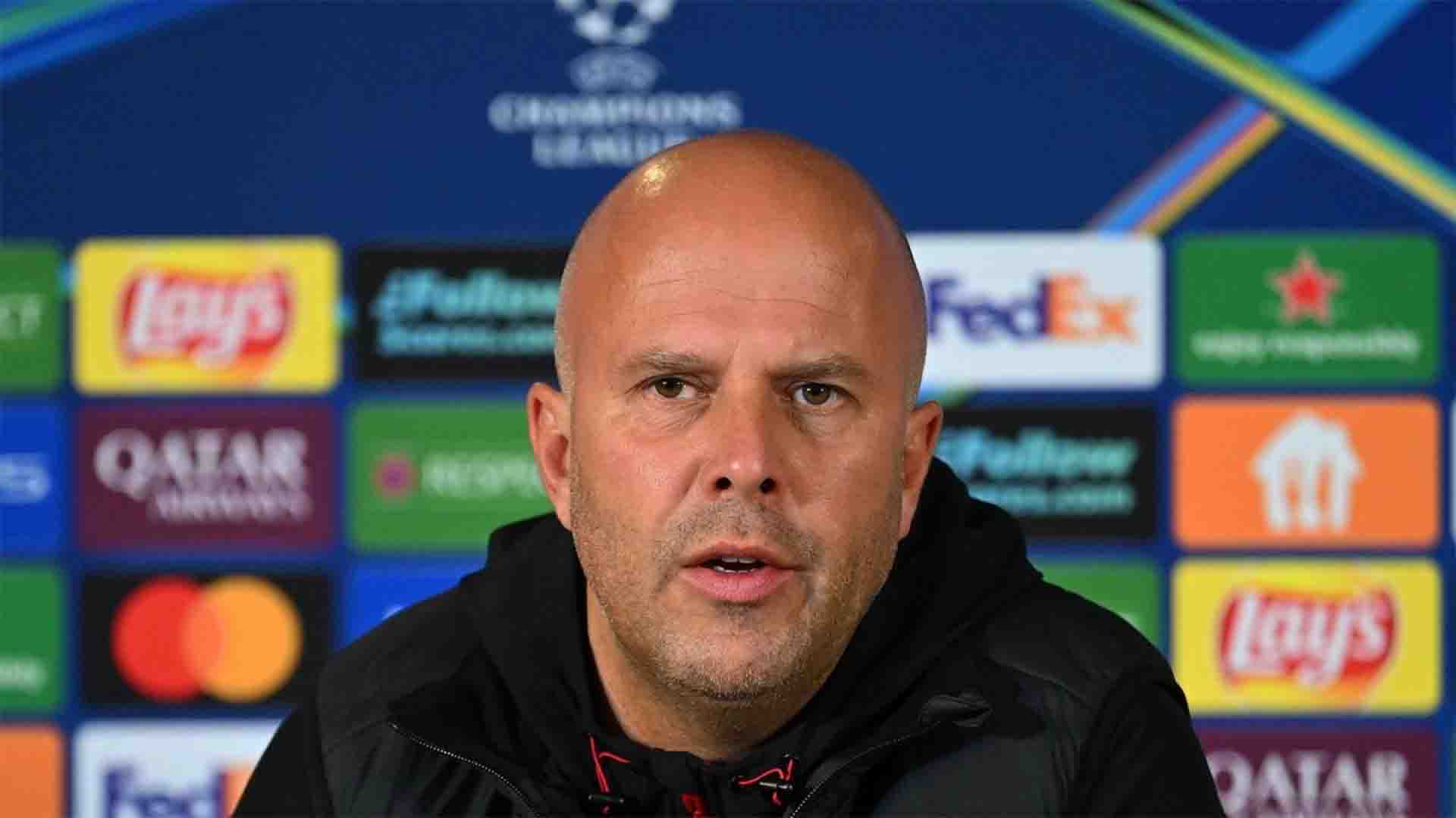 Lini Belakang Mudah Bobol, Slot Tak Salahkan Bek Sayap Liverpool