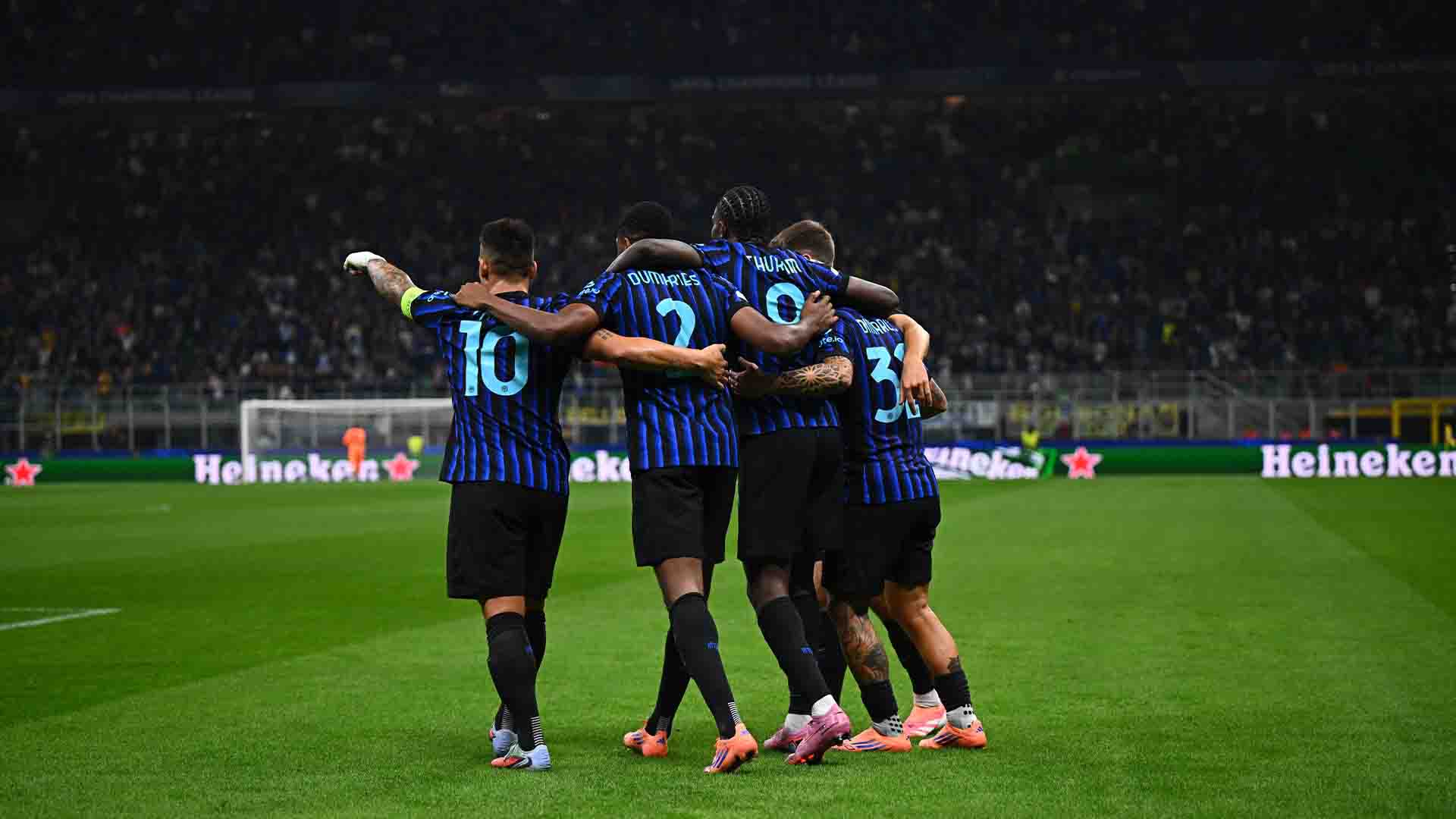 Brace Martínez Amankan Kemenangan Inter 3-0 atas Slavia Praha