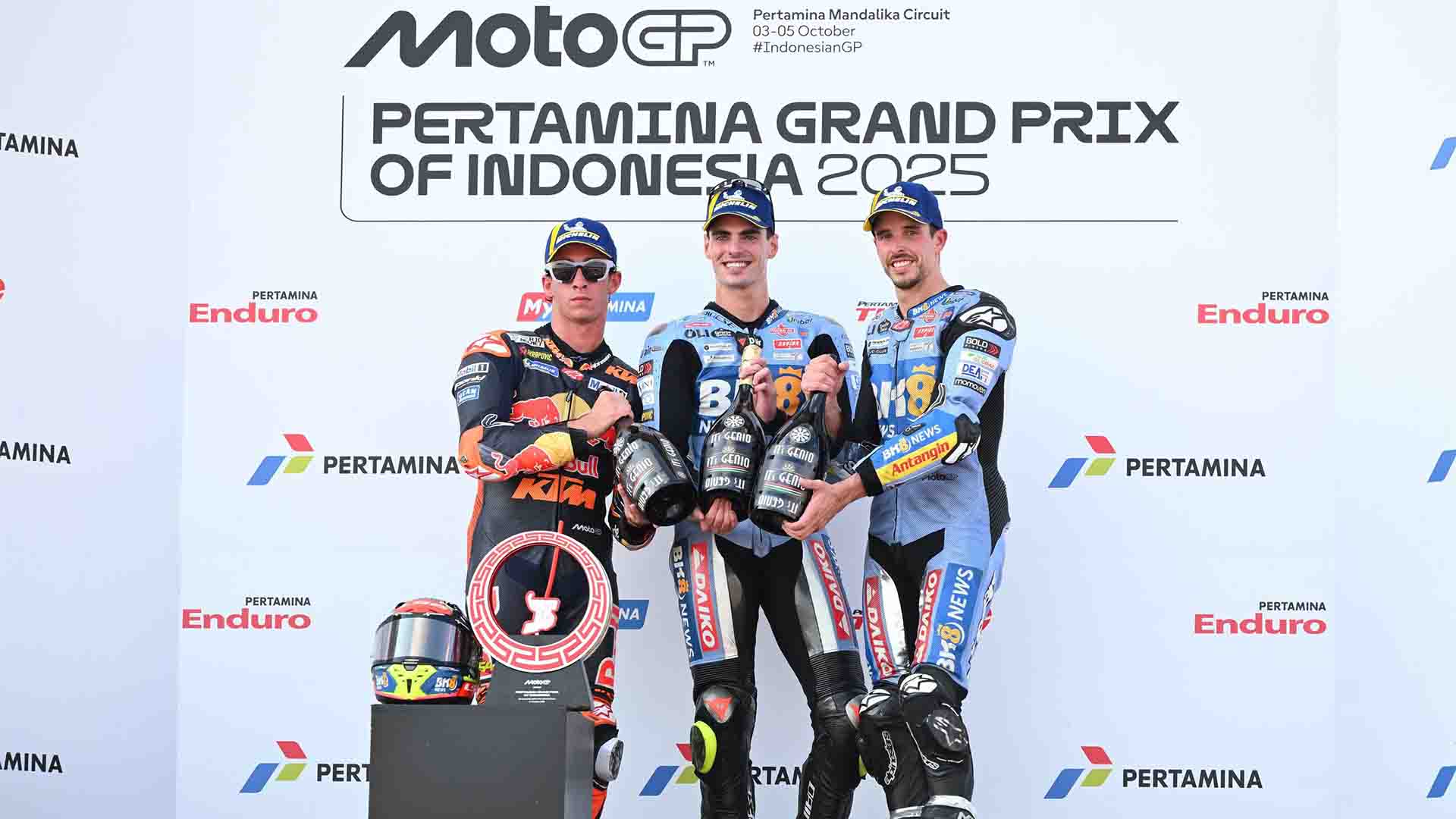 MotoGP Indonesia: Aldeguer Dominan, Marquez dan Bezzecchi Crash