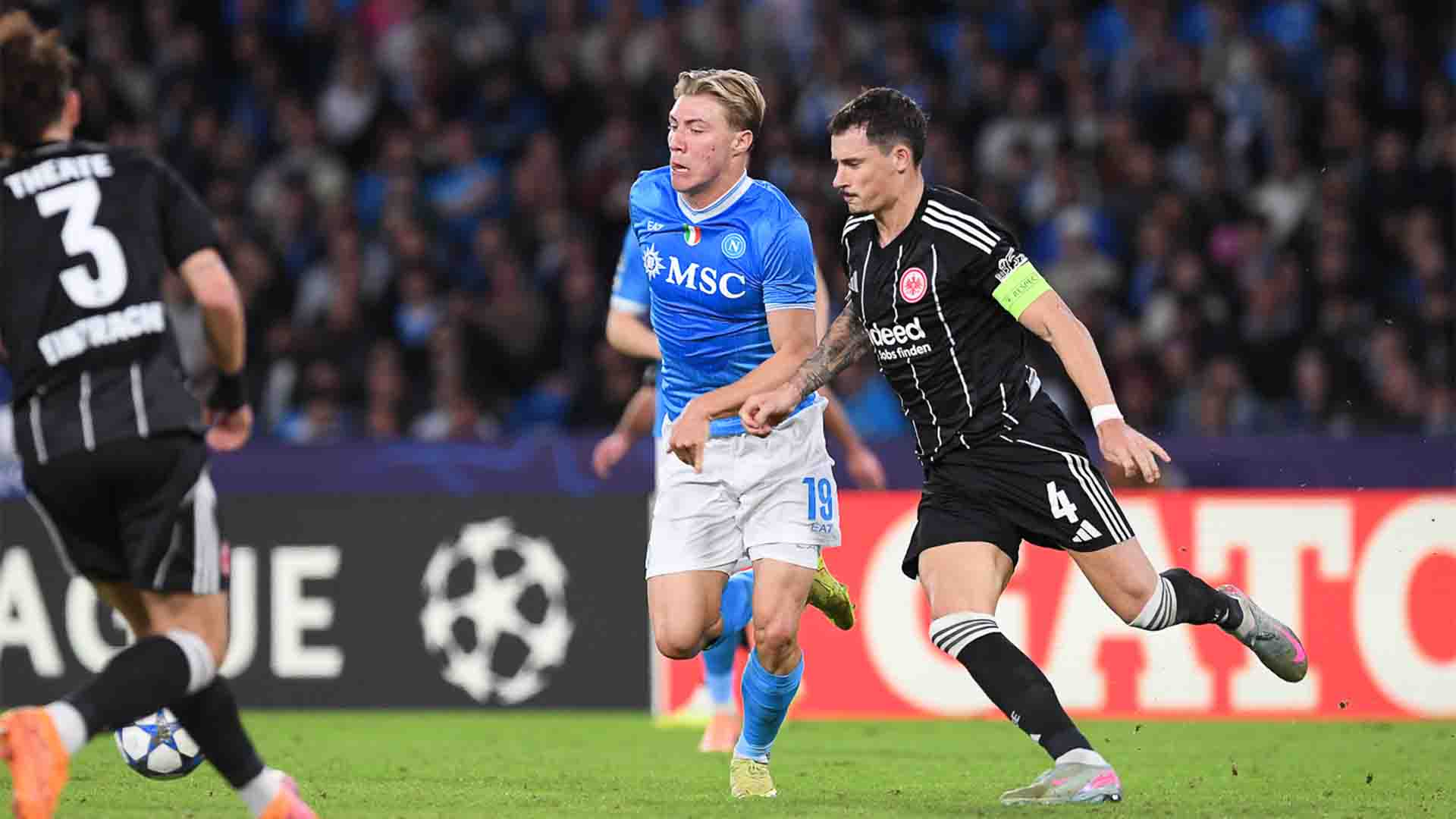 Buntu di Diego Maradona, Napoli Ditahan Imbang Frankfurt 0-0