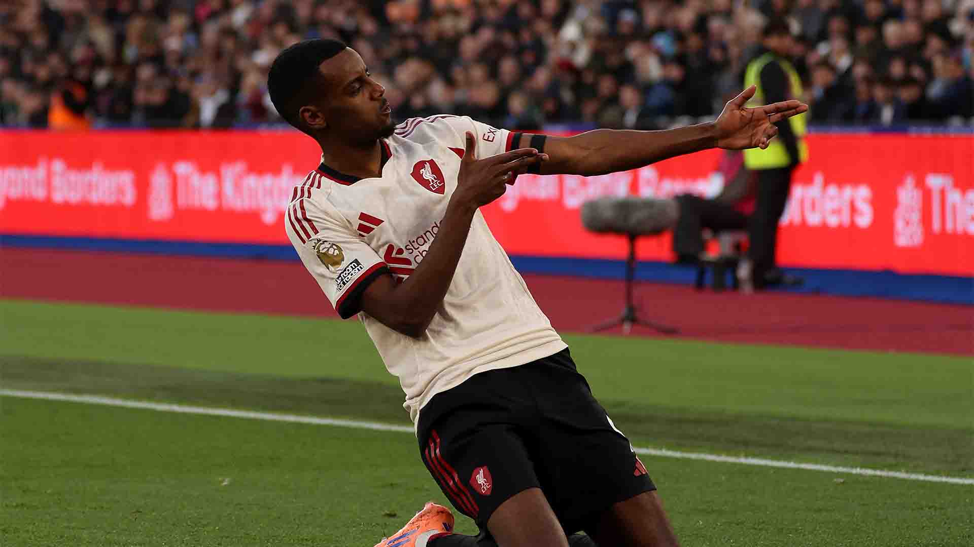 Isak Akui Belum Capai Performa Terbaik Usai Cetak Gol Perdana Premier League