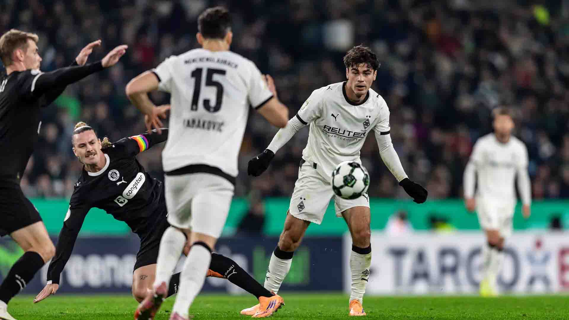 DFB-Pokal: St. Pauli Bikin Kejutan Kalahkan Gladbach 2-1