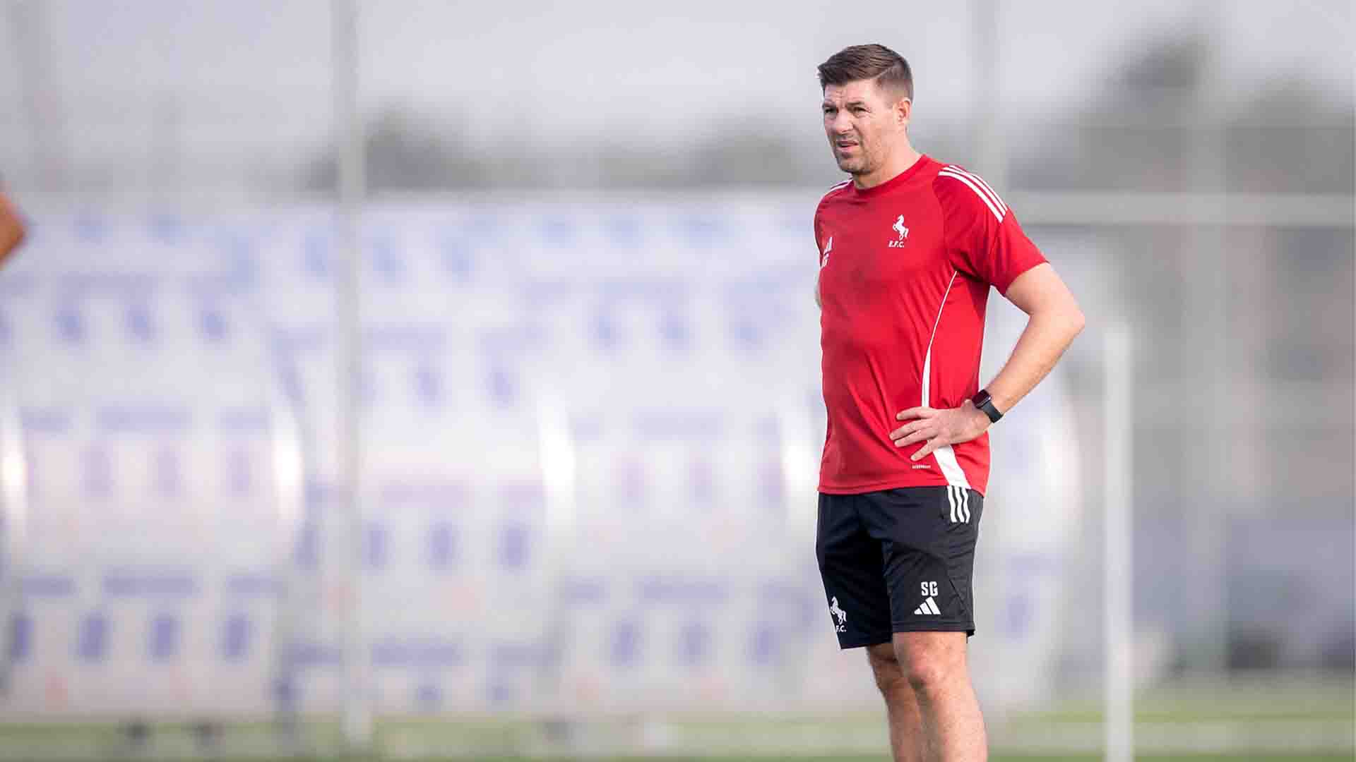 Steven Gerrard Siap Kembali ke Anfield, Namun Bukan untuk Geser Arne Slot