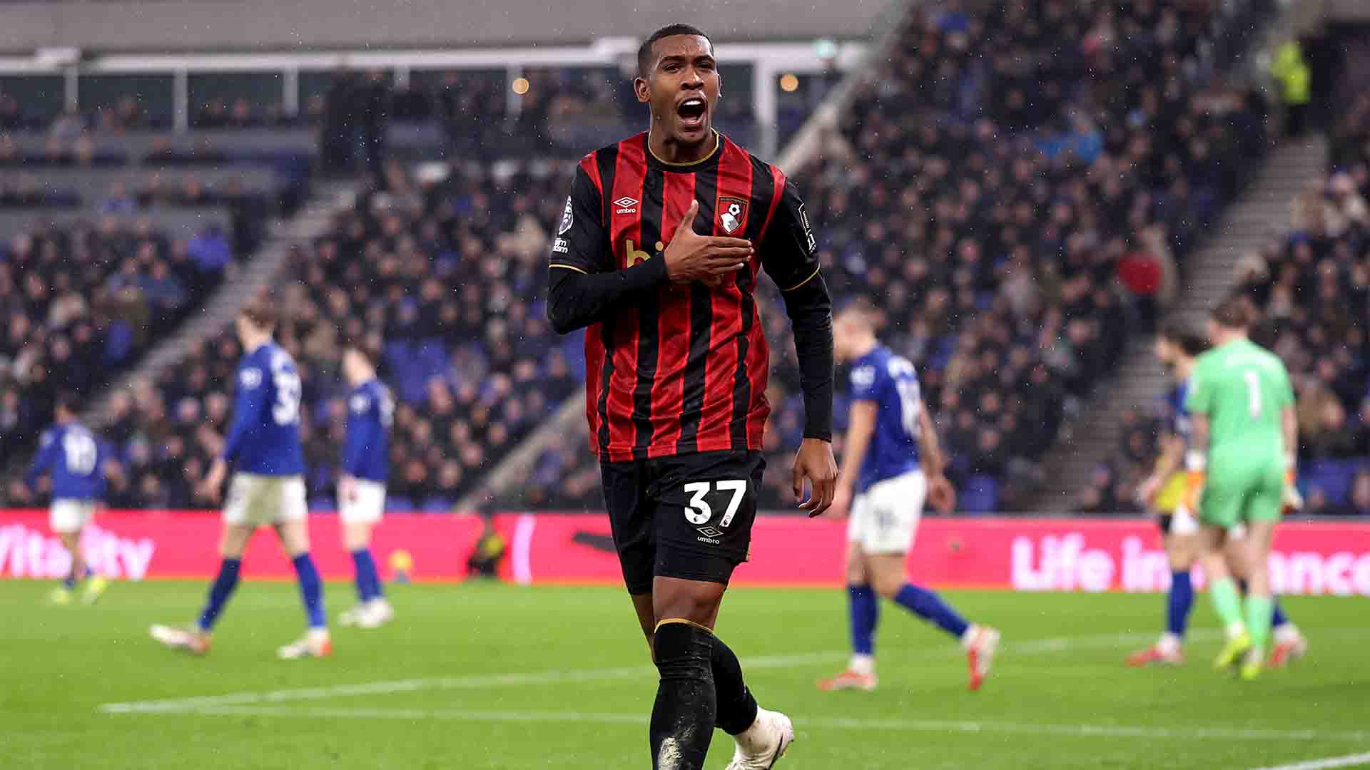Everton Kolaps, Bournemouth Menang Comeback 2-1