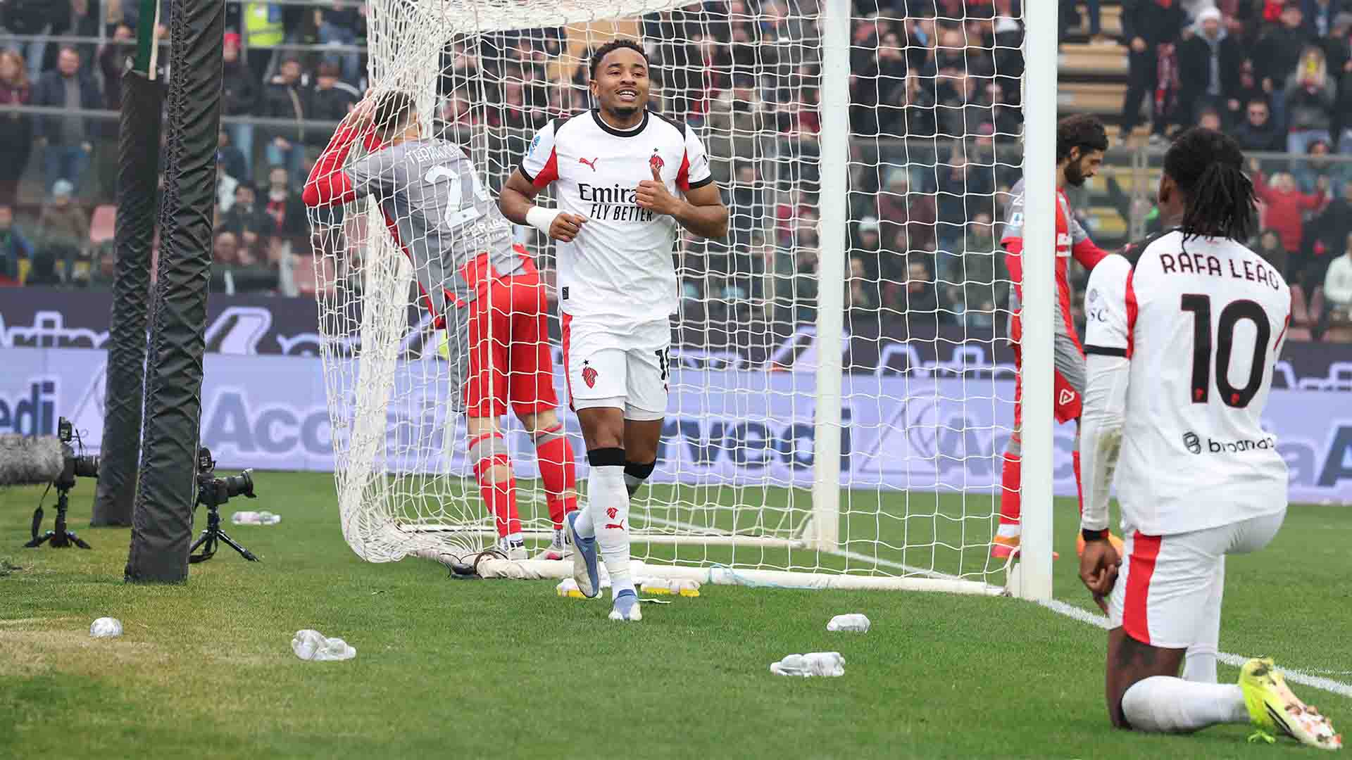 Dua Gol di Injury Time Bawa Milan Bungkam Cremonese 2-0