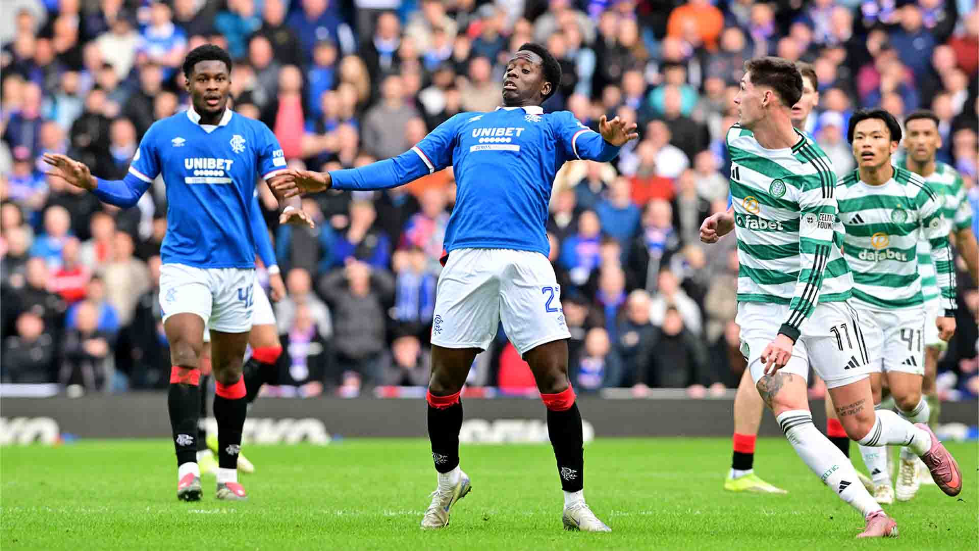 Kemenangan Dramatis Celtic di Derby Old Firm Ternoda Kerusuhan Suporter