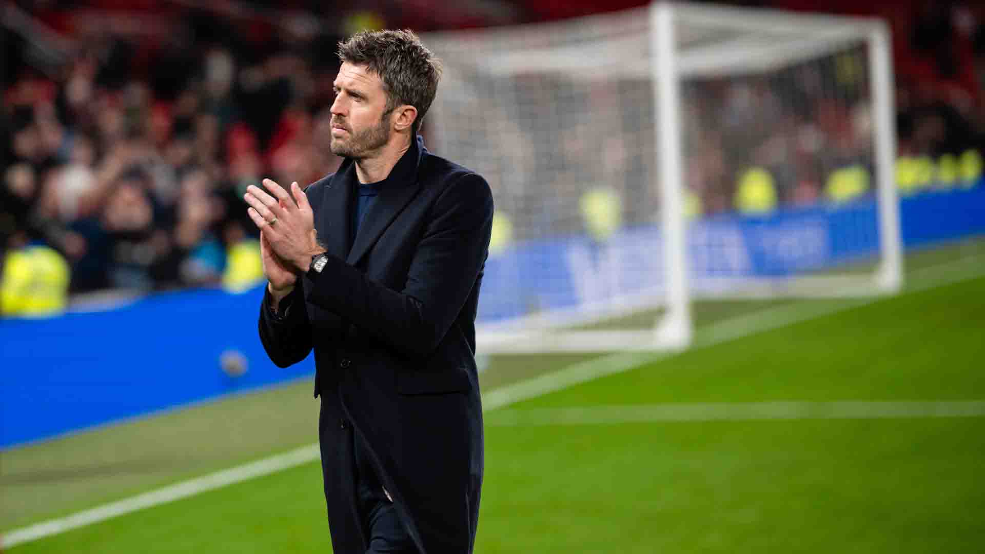 Martinez Diusir dalam Kekalahan dari Leeds, Carrick: Salah Satu yang Terburuk