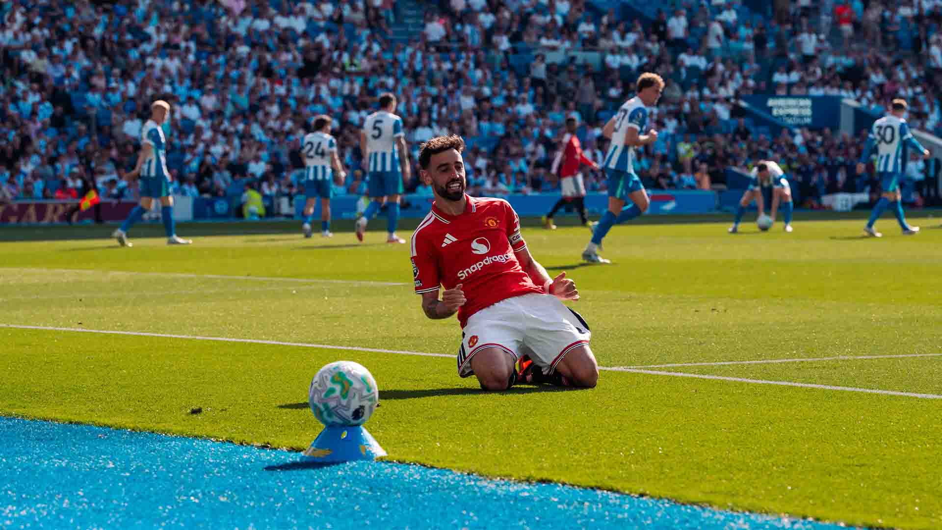 Carrick Yakin Bruno Fernandes Bertahan di Manchester United