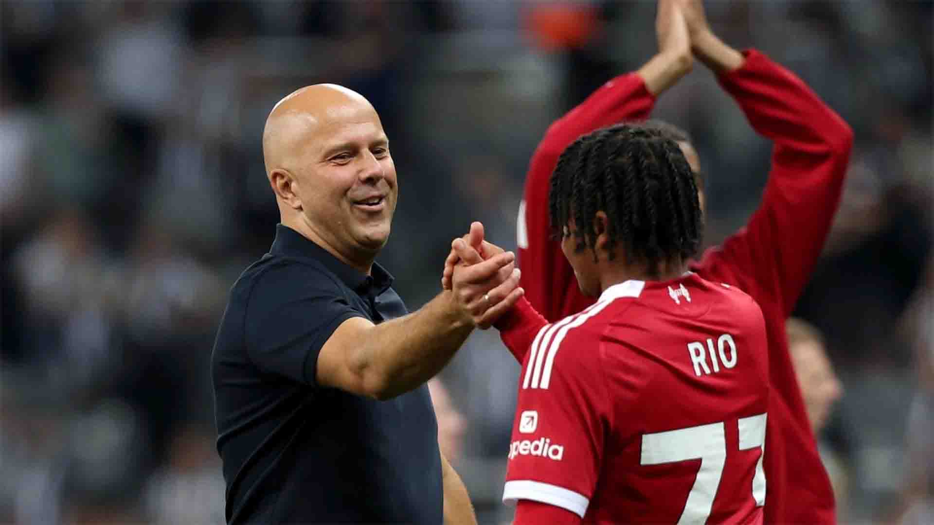 Slot Sebut Revolusi Sektor Sayap Jadi Kunci Kebangkitan Liverpool Musim Depan