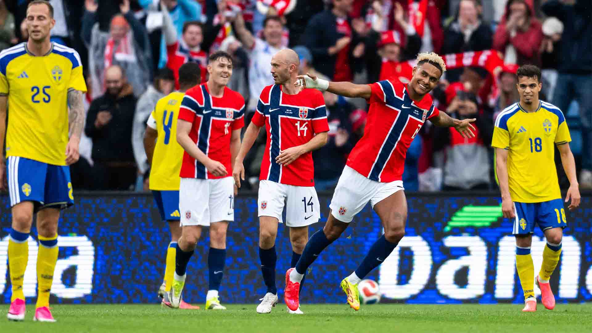 Strand Larsen dan Nusa Bawa Norwegia Menang Telak 3-1 atas Swedia
