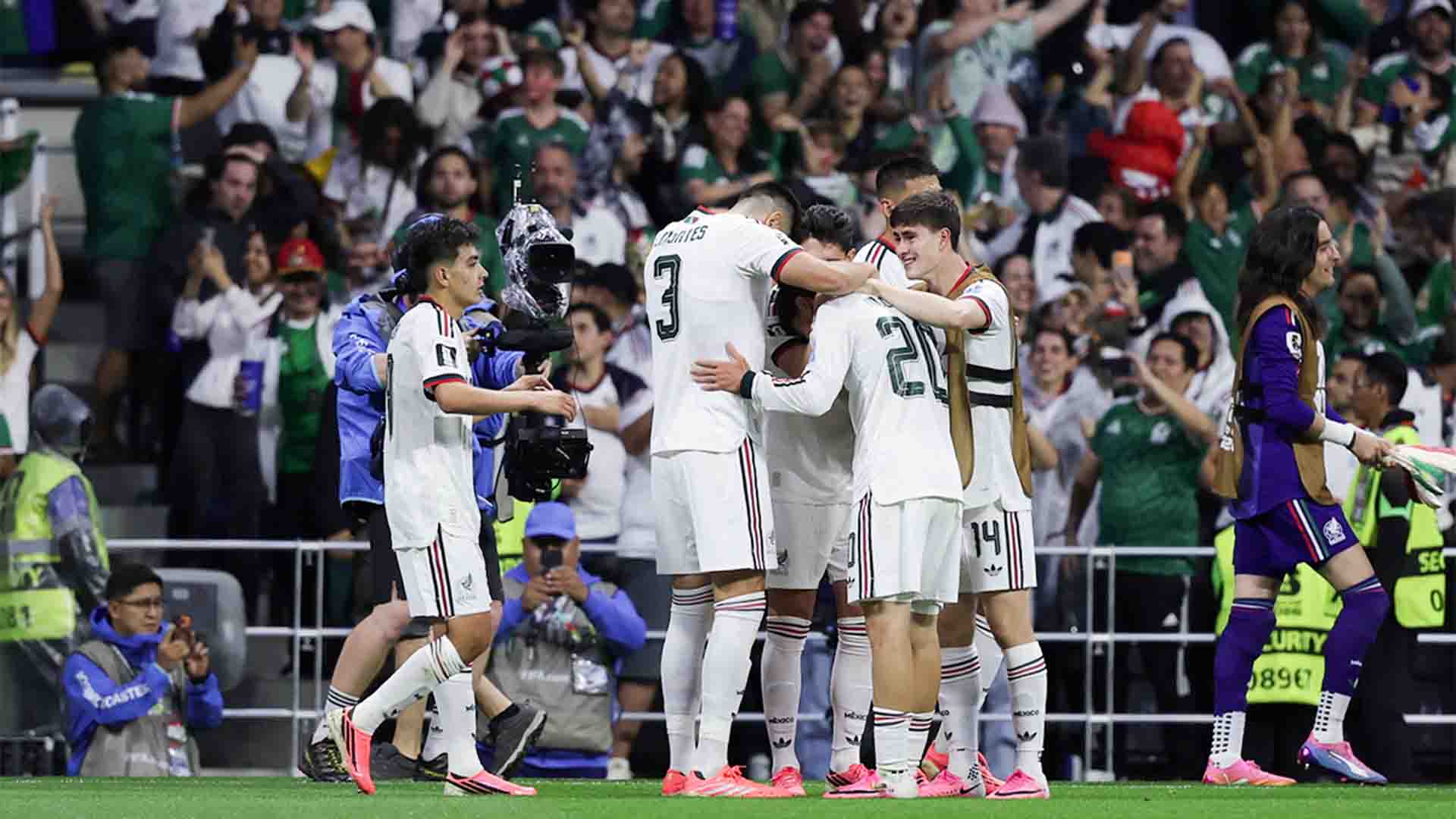 Meksiko Hancurkan Ceko 3-0, Sejarah Baru Tercipta di Estadio Azteca