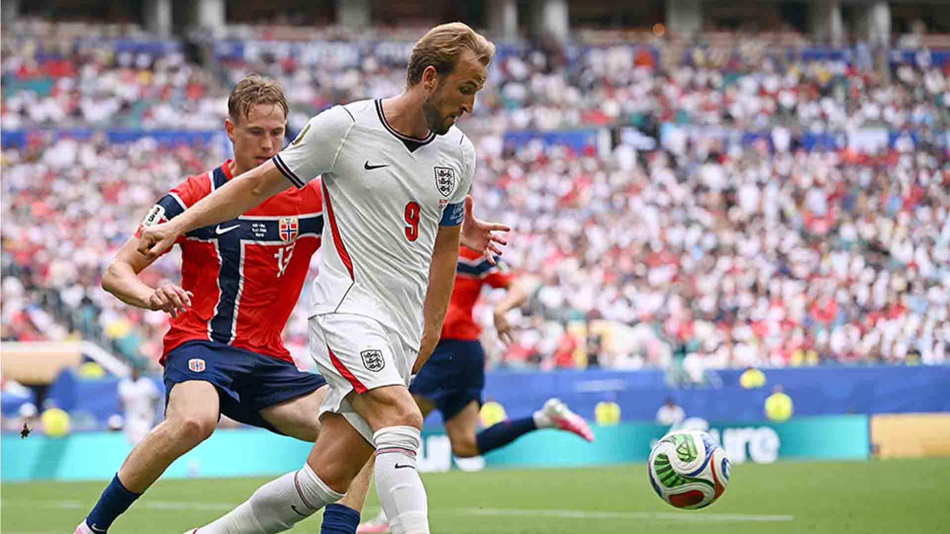 Kane Tegaskan Skuad Inggris "Sangat Kompak" Usai Ketegangan Tuchel-Bellingham