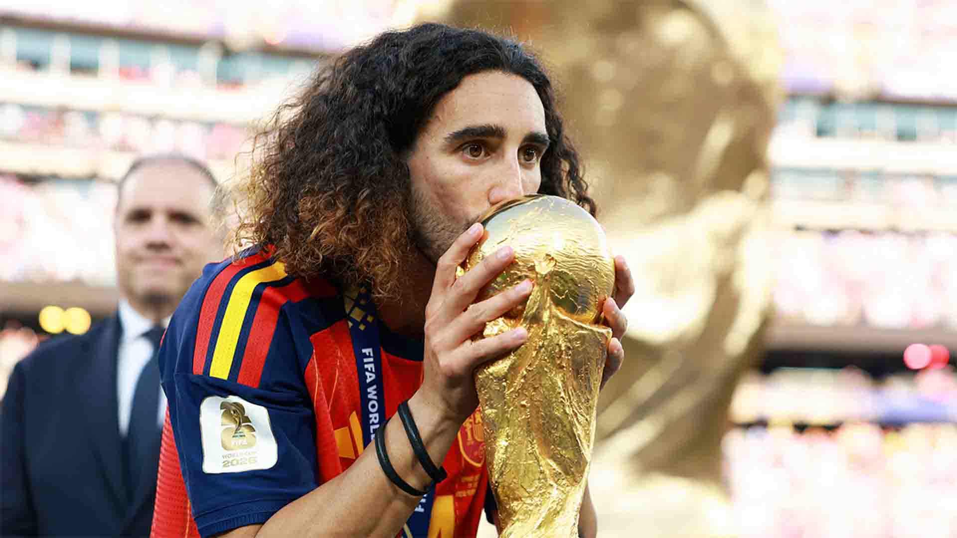 De la Fuente Tagih Janji Cucurella: Tato Wajah Sang Pelatih Harus Segera Dibuat!