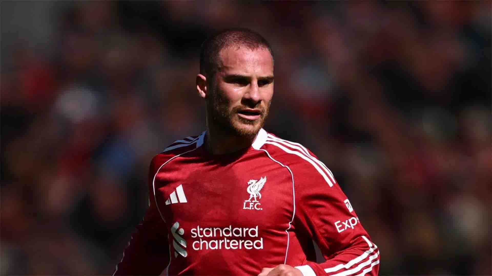 Iraola Buka Suara Masalah Masa Depan Mac Allister dan Alisson