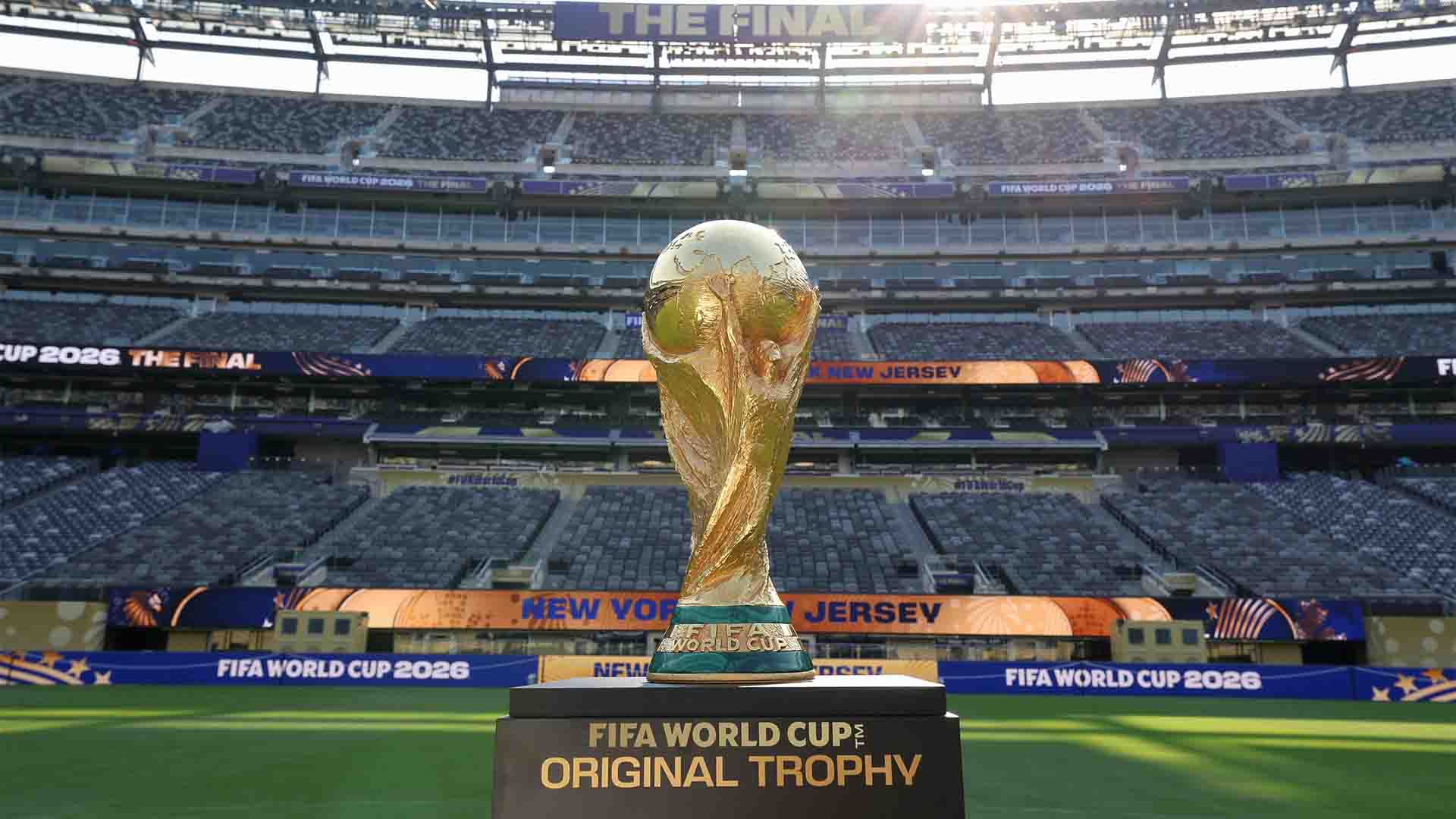 Siapa yang Membuat Trofi Piala Dunia?