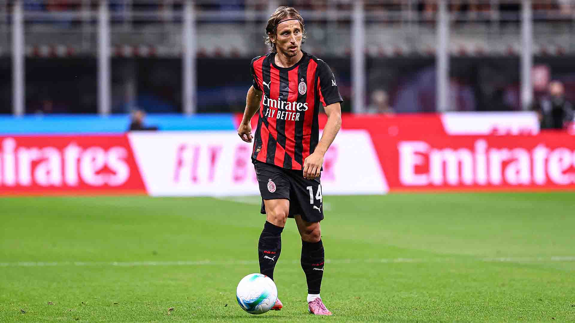 Luka Modrić Resmi Perpanjang Kontrak di AC Milan Hingga 2027
