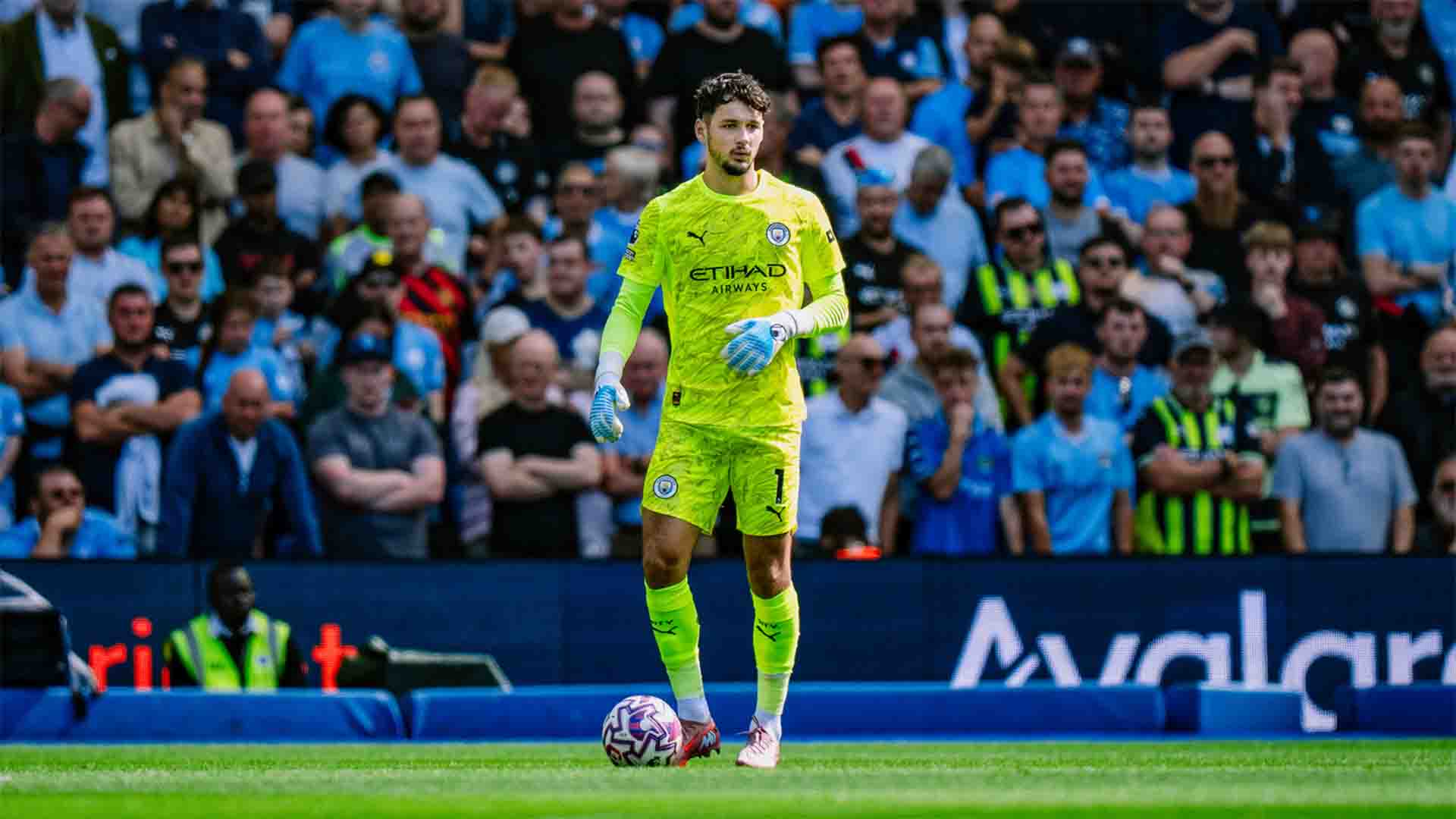 Pecahkan Rekor Transfer, Leeds Selangkah Lagi Datangkan Trafford dari Man City
