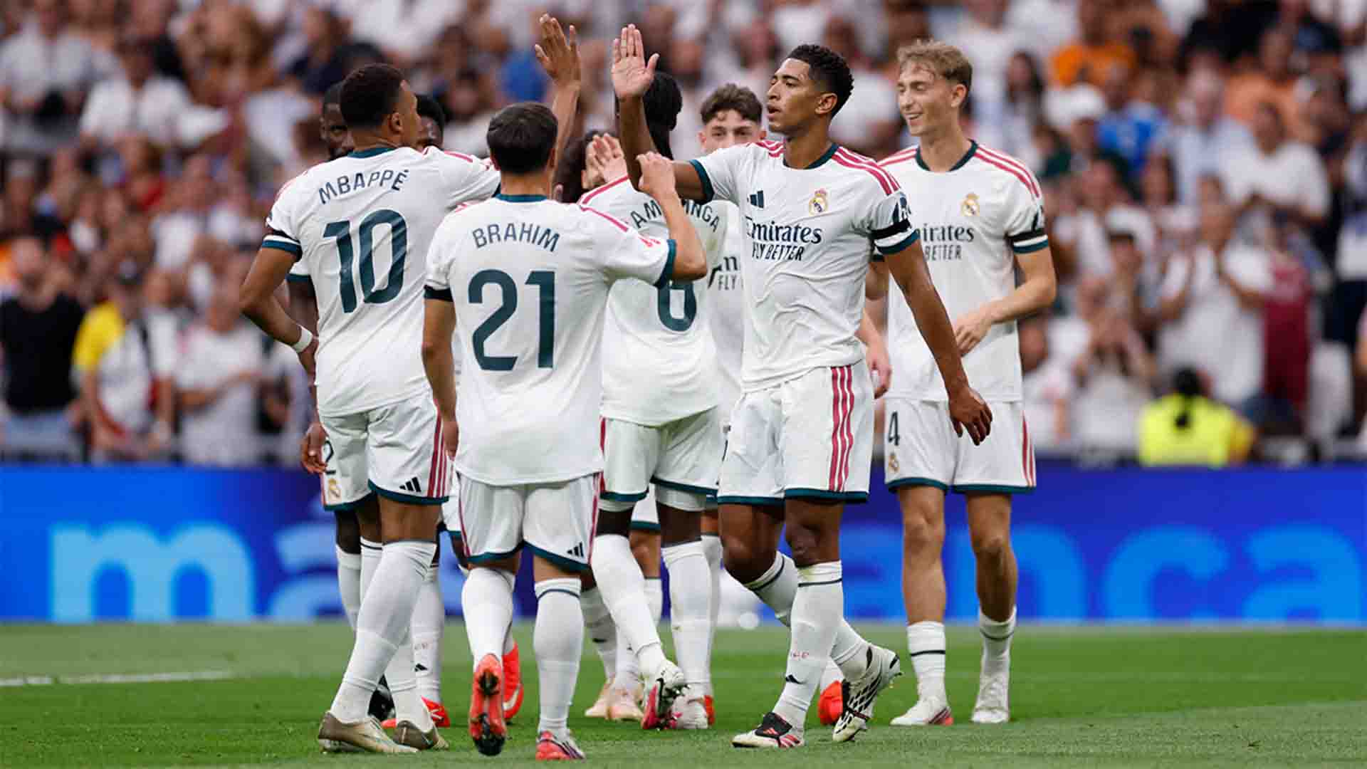 Real Madrid Lumat Malaga 4-0 dan Mantapkan Puncak Klasemen