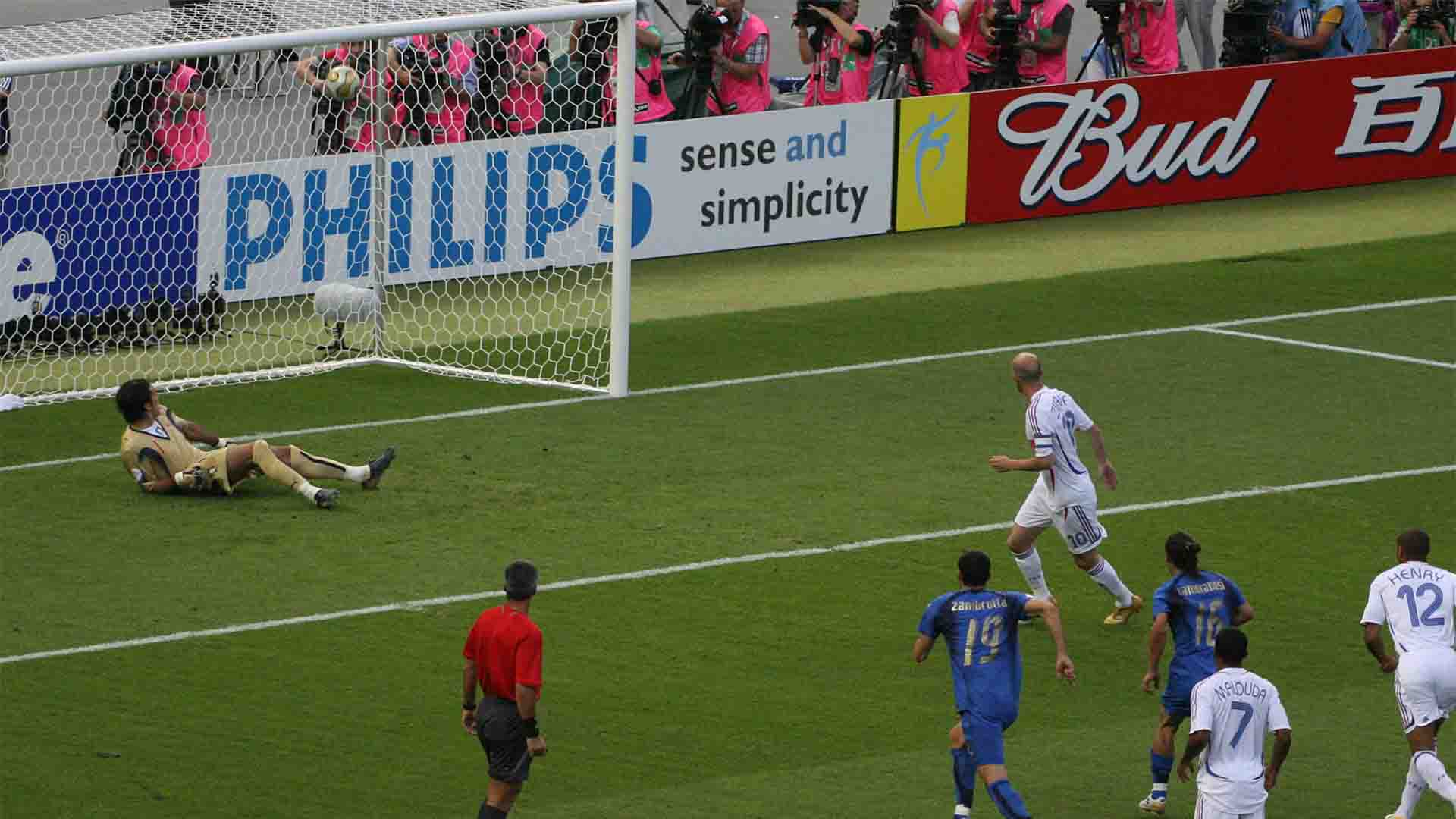 Istilah Panenka Penalty dan Pemain Pertama yang Menggunakannya