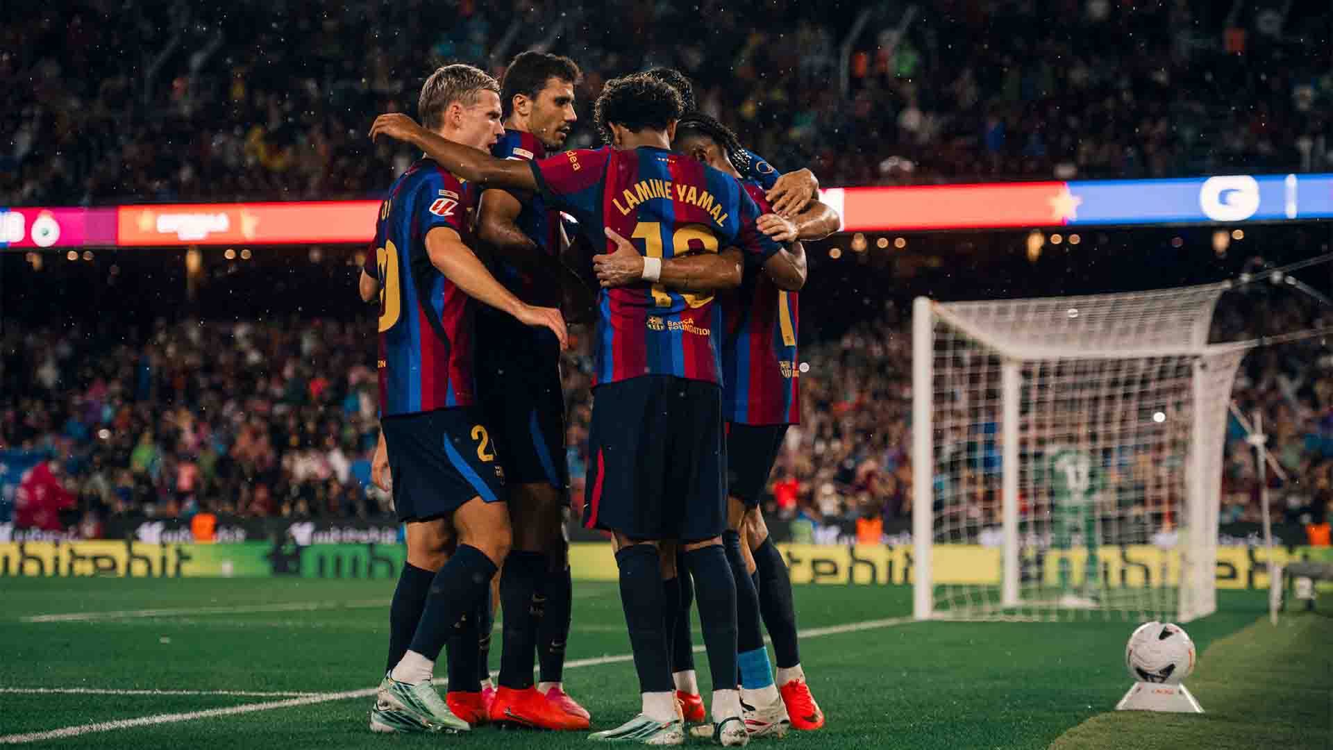 Raphinha Hat-Trick, Barcelona Bantai Racing Santander 7-2